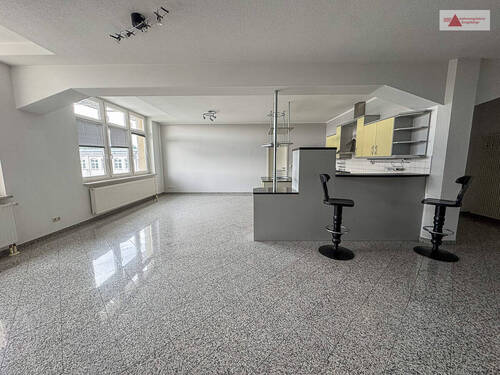 Küche - Stilvolles Loft mit Einbauküche & Kaminofen