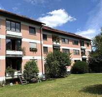 2,5-Zimmer-Dachgeschoss-Wohnung mit Südbalkon und PKW-Stellplatz in beliebter und ruhiger Lage von Möhrendorf