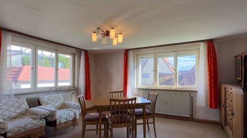 Wohnzimmer - 5 Zimmer Einfamilienhaus zum Kaufen in Schönaich