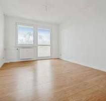 Eleganz & Gemütlichkeit in Neustadt (Sa.): Helle 4-R-W (74m2) bietet Loggia & naturnahe Lage! - Neustadt in Sachsen