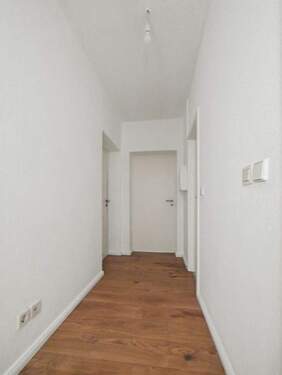 Flur Ansicht 1 - 4 Zimmer Etagenwohnung zur Miete in Neustadt in Sachsen