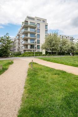 Hausansicht vom Park aus - 