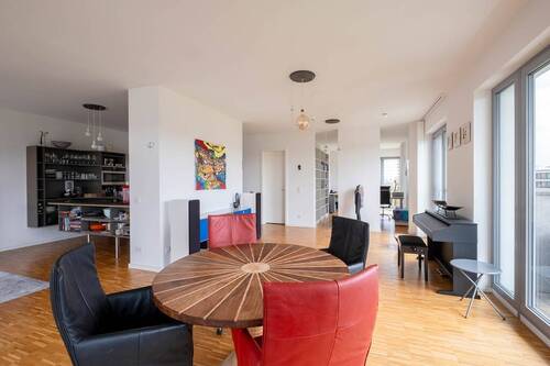 Wohnzimmer - 4 Zimmer Etagenwohnung in Berlin