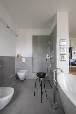 Bad mit freistehender Wanne - 