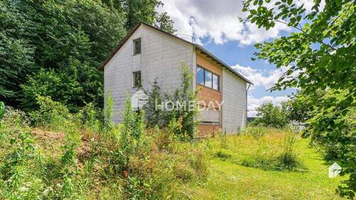 Außenansicht 1 - Sanierungsbedürftiges Einfamilienhaus auf weitläufigem Grundstück in Gerolsbach