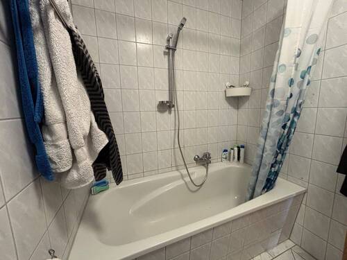 Wohnung DG - Badezimmer - 