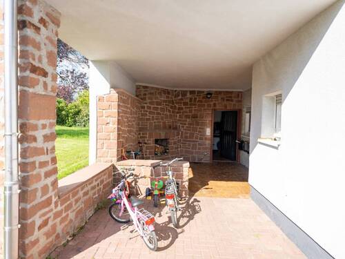 Eingangsbereich - Mehrfamilienhaus, Wohnhaus mit 265,00 m&sup2; in Marburg / Cyriaxweimar zum Kaufen