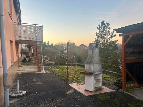 14 Freisitz hinter dem Haus.jpg - 