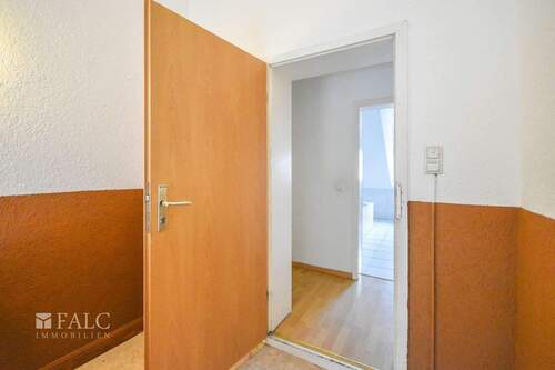 Wohnungseingang - 3 Zimmer Etagenwohnung in Krefeld