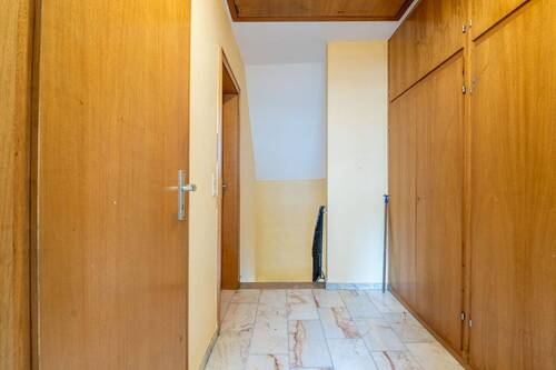 18378 Flur - 