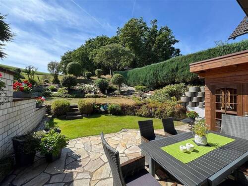 Ihre Aussicht von der Terrasse - Doppelhaushälfte als ETW in bester Waldrand-Lage in Grevenbrück!