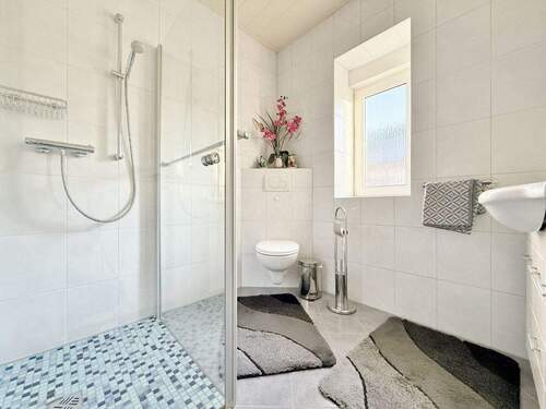 modernisiertes Duschbad - 