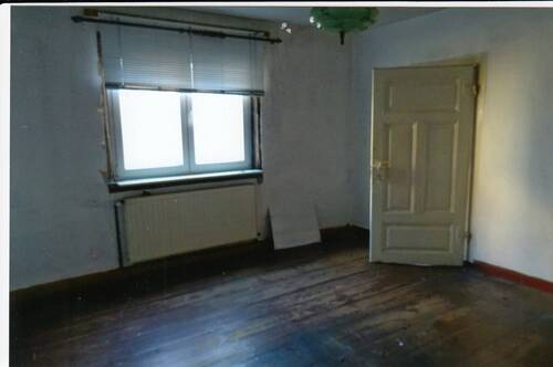 EG - Zimmer - 1 Zimmer Mehrfamilienhaus, Wohnhaus in Schwallungen