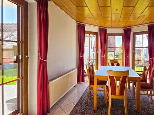 Essbereich im Erker - 5 Zimmer Einfamilienhaus in Borsdorf