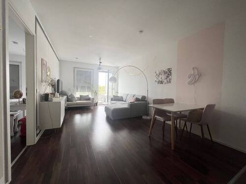 Wohnzimmer - 2 Zimmer Etagenwohnung zum Kaufen in Offenbach