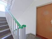 Treppenhaus - Etagenwohnung mit 68,00 m&sup2; in Zeitz zum Kaufen