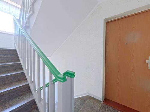 Treppenhaus - Etagenwohnung mit 68,00 m&sup2; in Zeitz zum Kaufen