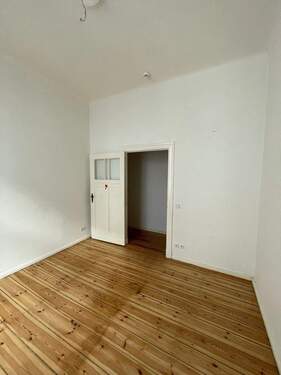 Schlafzimmer (2).JPG - 