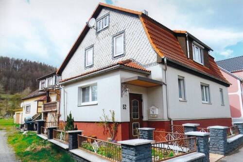 Hausansicht - Titelfoto.jpg - Großes EFH (DHH) in 96528 Frankenblick, OT Grümpen