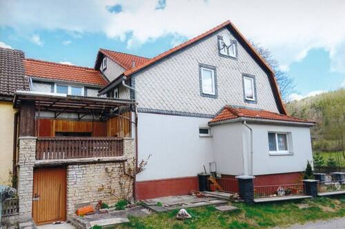 Giebelansicht mit Dachterrasse - 