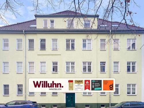 1Hausansicht front - Freie Wohnung! 3-Zimmer-Wohnung mit Balkon, Fußbodenheizung, Stellplatz, Sanierung 2013