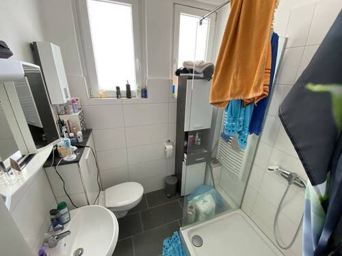 Badezimmer 2.OG rechts - 
