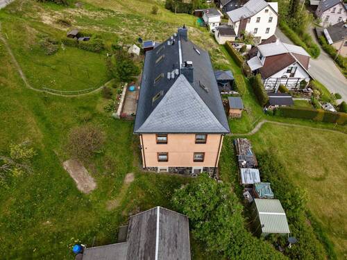 Ansicht Seite - Doppelhaushälfte mit 95,00 m&sup2; in Klingenthal zum Kaufen