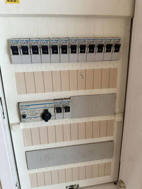 je Etage 1 Sicherungskasten - 