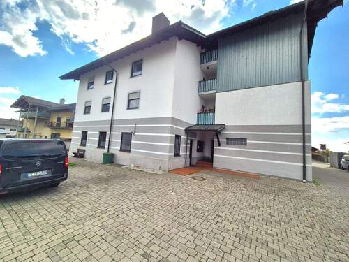 Außenansicht - 2 Zimmer Etagenwohnung zum Kaufen in Halfing