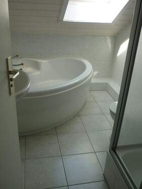 Bad - 6 Zimmer Mehrfamilienhaus, Wohnhaus in Altlandsberg OT Bruchmühle