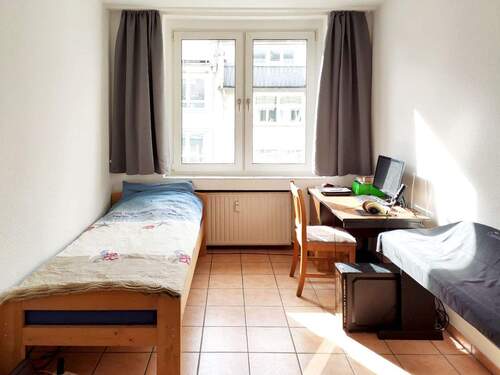 Wohn-/ Schlafzimmer - 1 Zimmer Etagenwohnung zur Miete in Düsseldorf