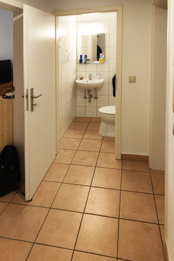 Flur - Etagenwohnung mit 34,20 m&sup2; in Düsseldorf zur Miete