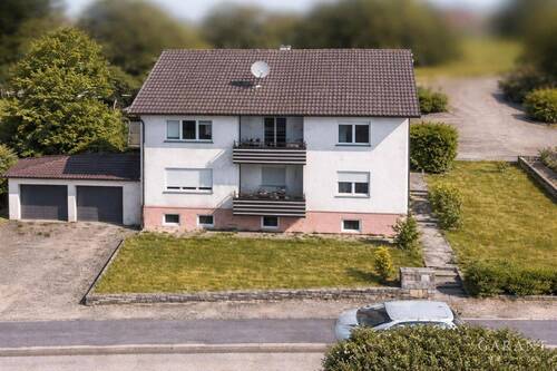 Luftaufnahme (2) - Großzügiges Wohnhaus mit zwei 4 Zimmer-Wohnungen!