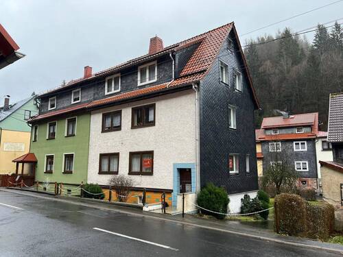 Hausansicht - Große Doppelhaushälfte in Fehrenbach zu verkaufen
