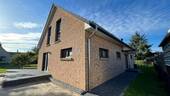 Nahansicht Südost - 6 Zimmer Mehrfamilienhaus, Wohnhaus zum Kaufen in Barth