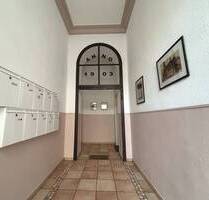 Helle Eigentumswohnung mit 5 Zimmern und Altbau-Charme - Düsseldorf Lierenfeld