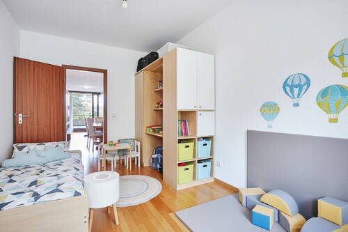 KI generiertes Kinderzimmer - 