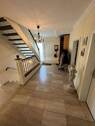 38 Flur mit Treppenhaus - 