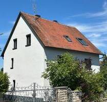 Modernes Ein- bis Zweifamilienhaus mit Anbau und großem Grundstück - Dürrwangen