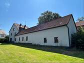 Ansicht Nordost mit Anbau - 8 Zimmer Einfamilienhaus in Dürrwangen