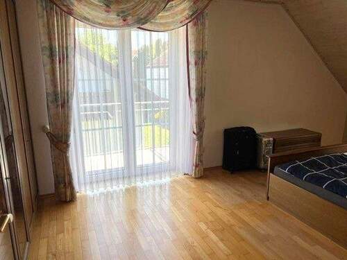 DG - Elternschlafraum m. Balkon (Teilansicht) - 