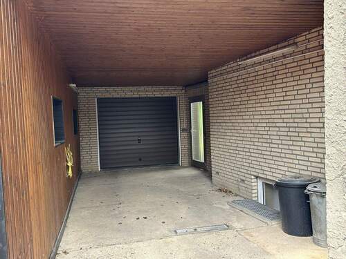 Garage mit Carport - 