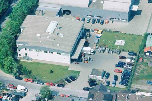 Luftaufnahme - Gewerbeimmobilie mit ca. 1.841,05 m² in zentraler und gut erreichbarer Gewerbelage von Velbert