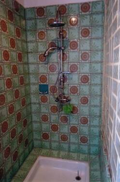Bad mit Dusche - 