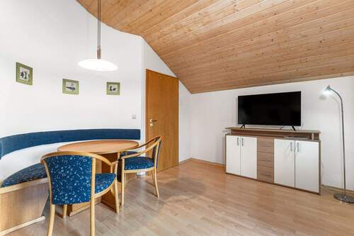 Wohn-/Esszimmer - 2 Zimmer Etagenwohnung in Grafenwiesen