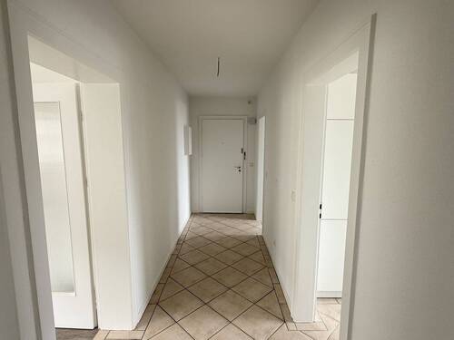 Flur - Etagenwohnung mit 63,10 m&sup2; in Uetersen zur Miete