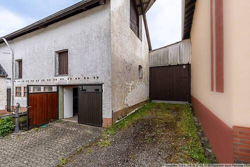 Zufahrt Garage und Scheune - 
