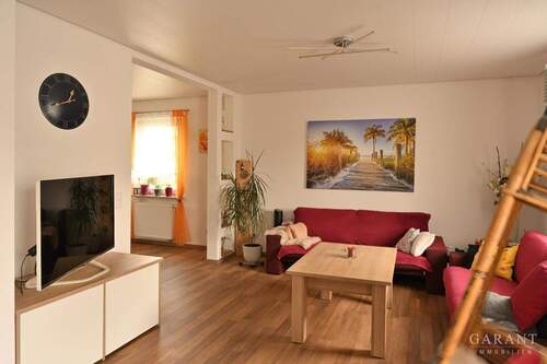 Wohnzimmer - 5 Zimmer Einfamilienhaus zum Kaufen in Salach