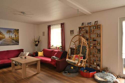 Wohnzimmer - 5 Zimmer Einfamilienhaus in Salach