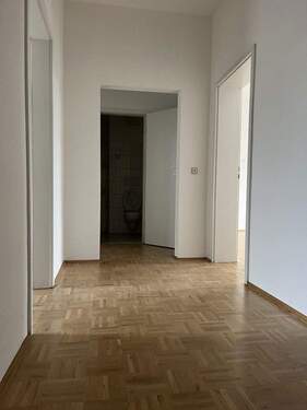 Flur - 2 Zimmer Etagenwohnung zur Miete in Chemnitz